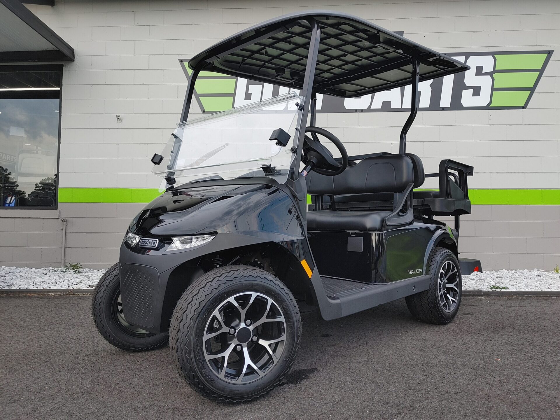 2027 EZ-GO Valor-4 GAS KAWASAKI – BLACK