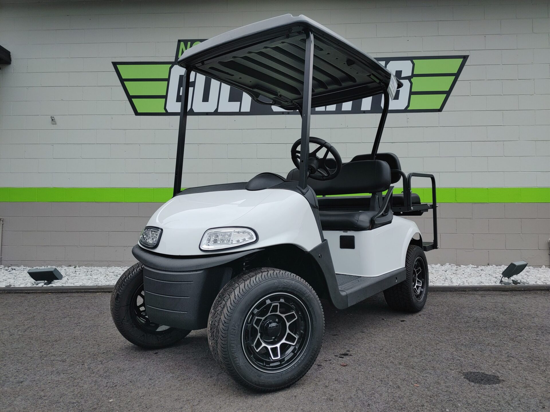 2023 EZGO RXV GAS CUSTOM – WHITE