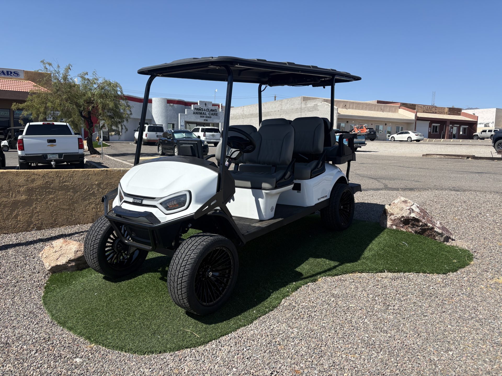 2026 EZGO Express photo 4
