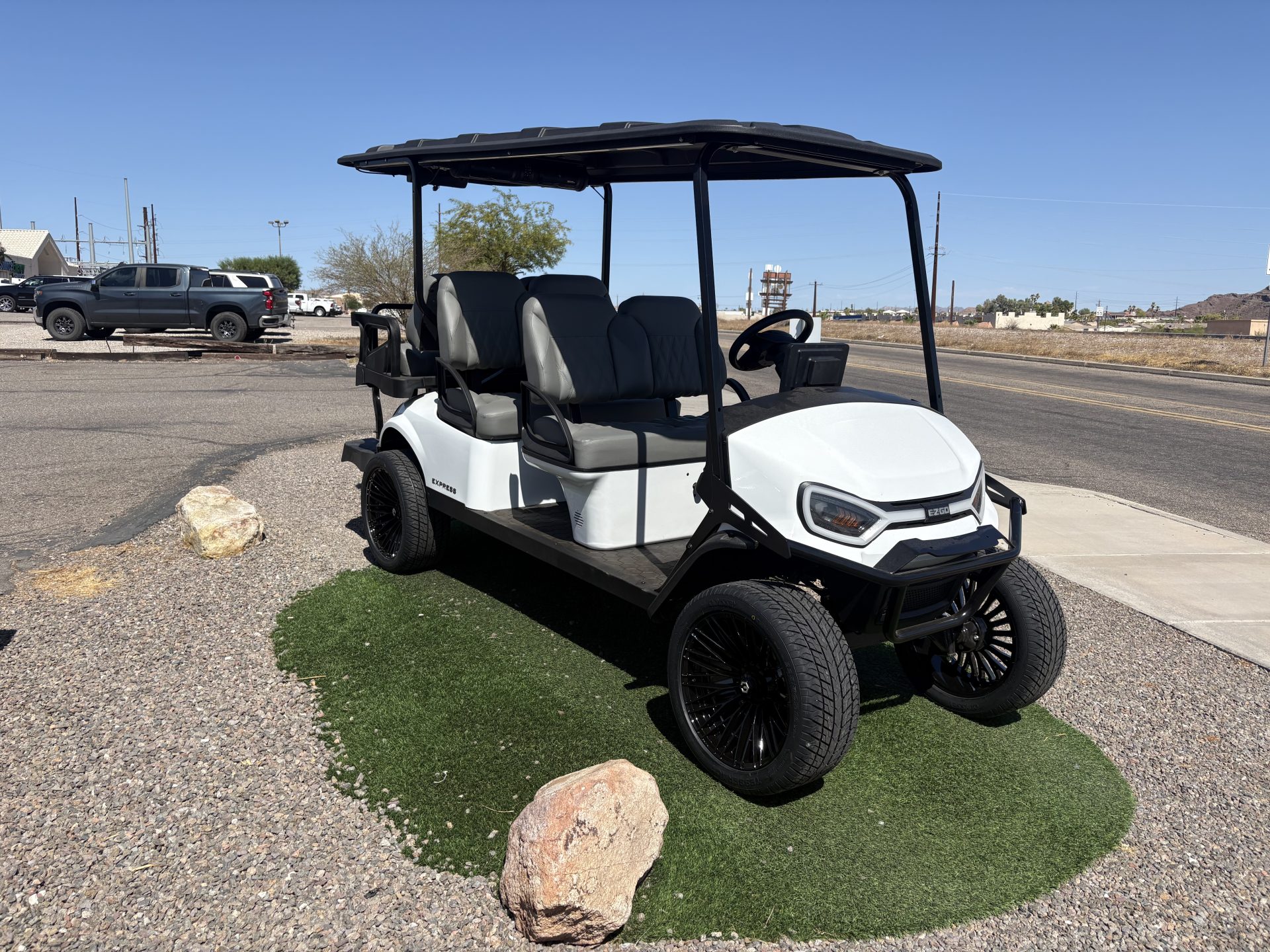 2026 EZGO Express photo 3