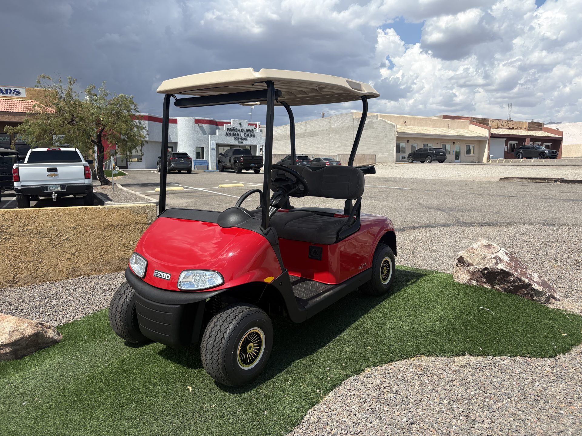 2022 EZGO RXV
