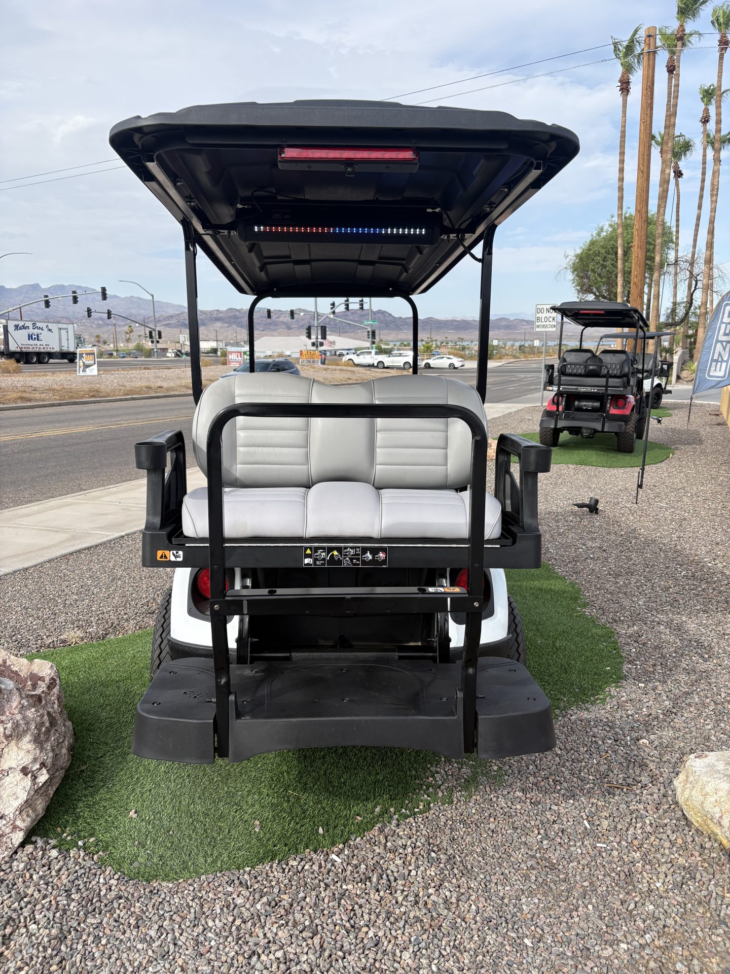2027 EZGO Express photo 4
