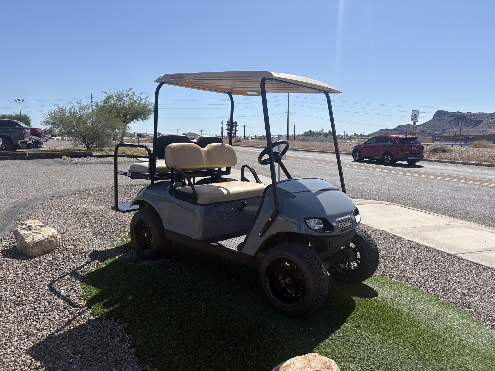 2014 EZGO TXT photo 2