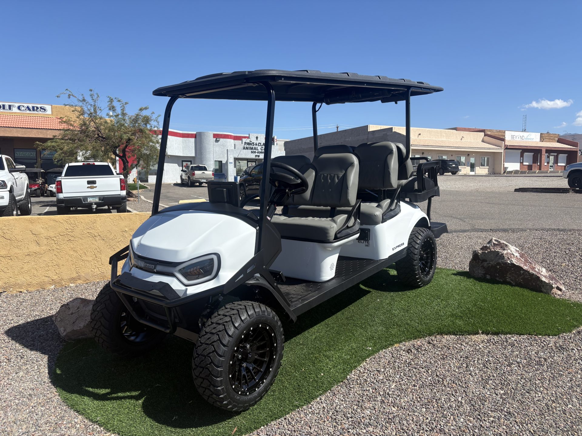 2026 EZGO Express photo 2