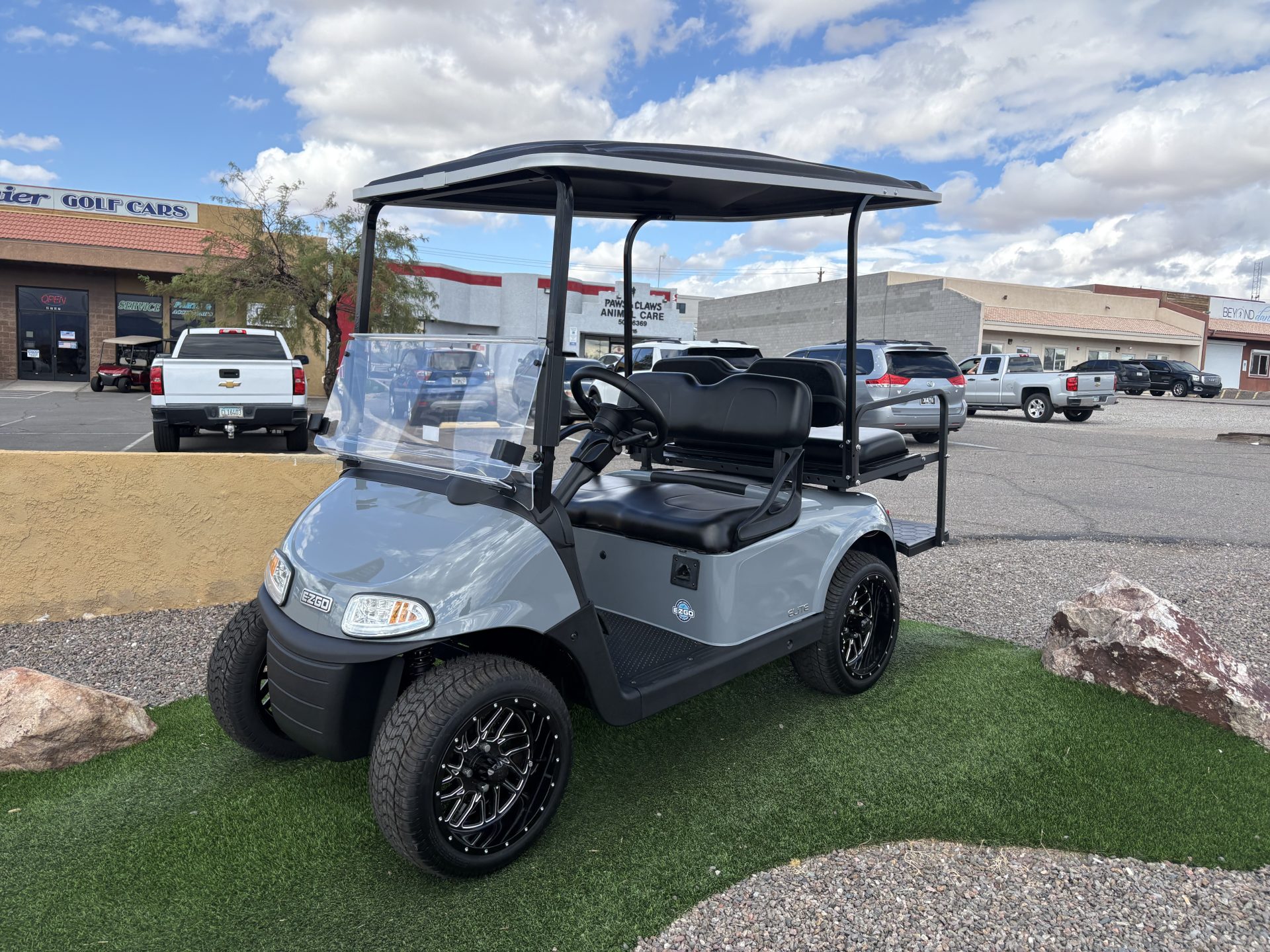 2021 EZGO RXV