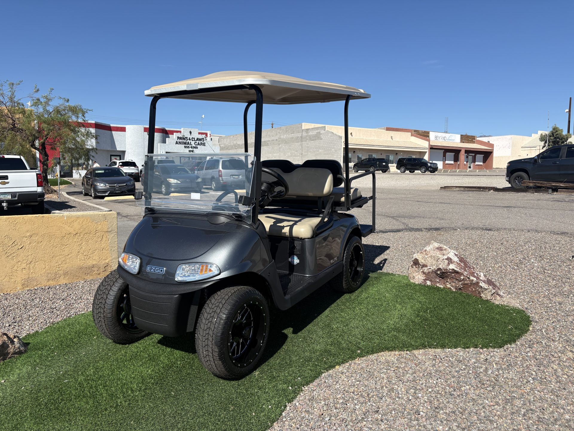 2021 EZGO RXV