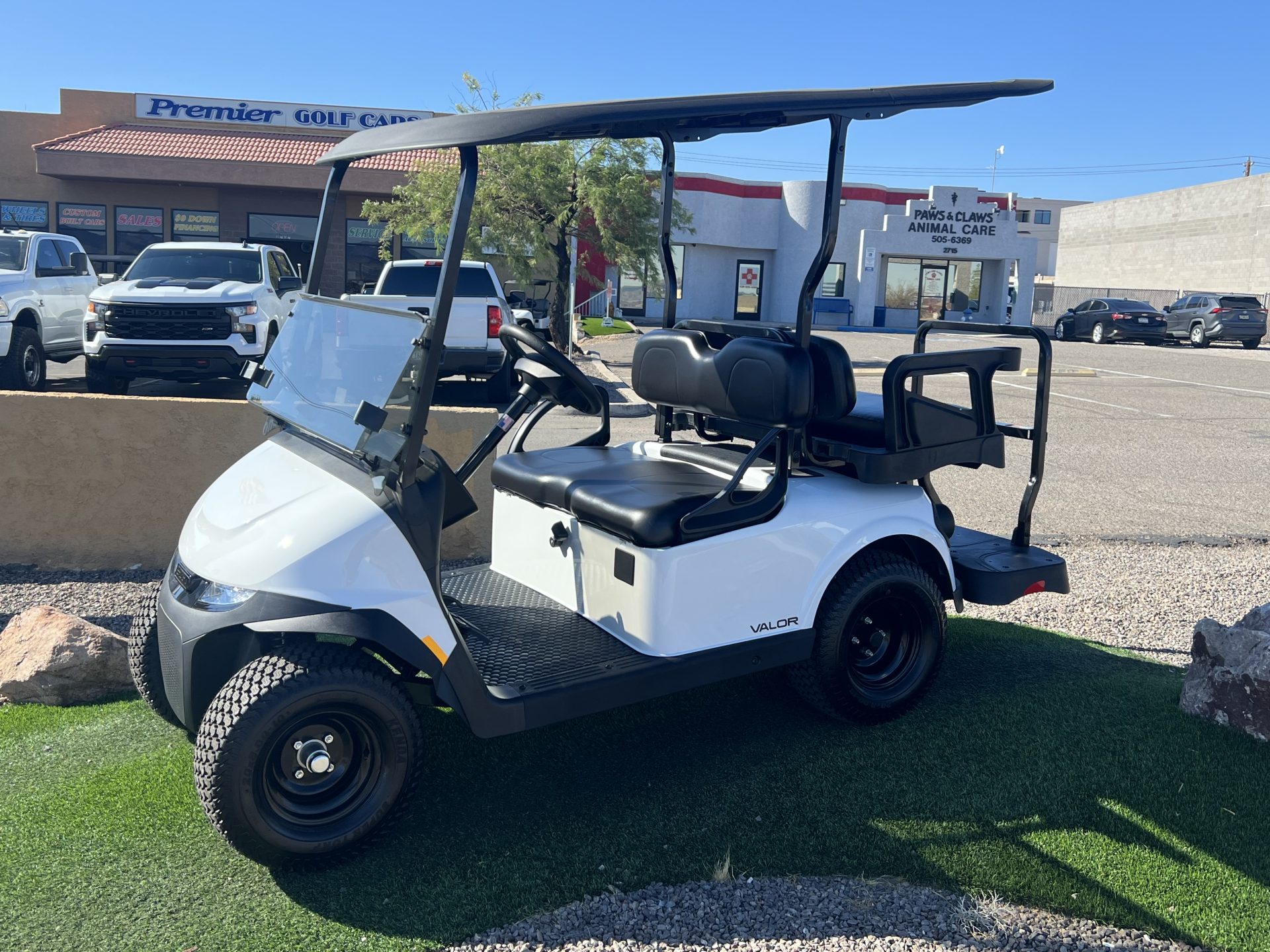 2027 E-Z-GO RXV 4 Valor S 13.5-hp Gas for Sale in Lake Havasu City, AZ