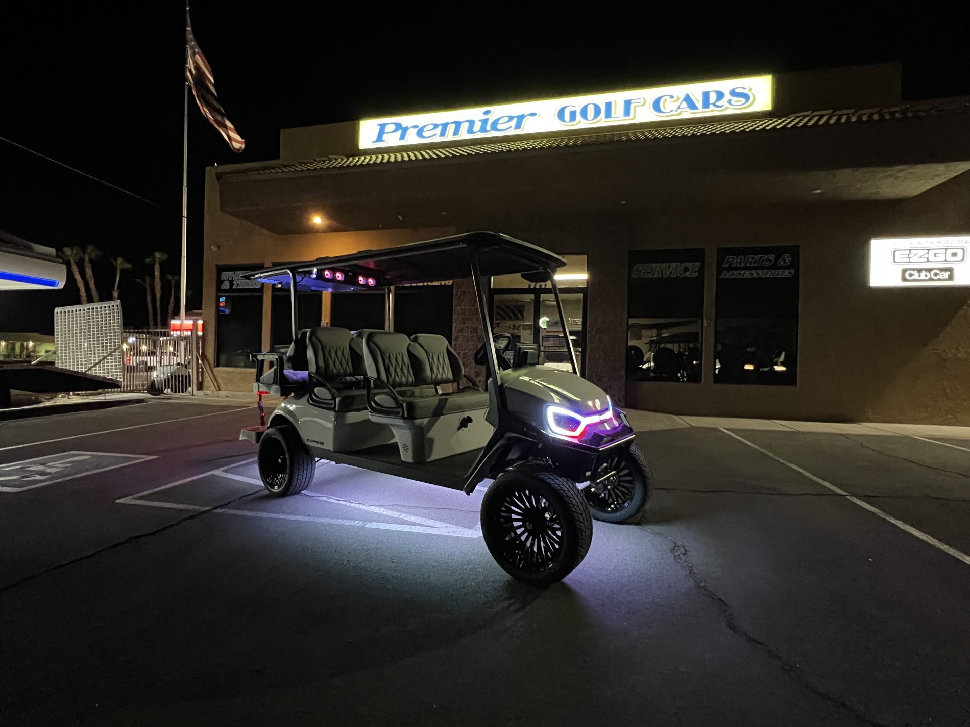 2026 EZGO Express photo 2