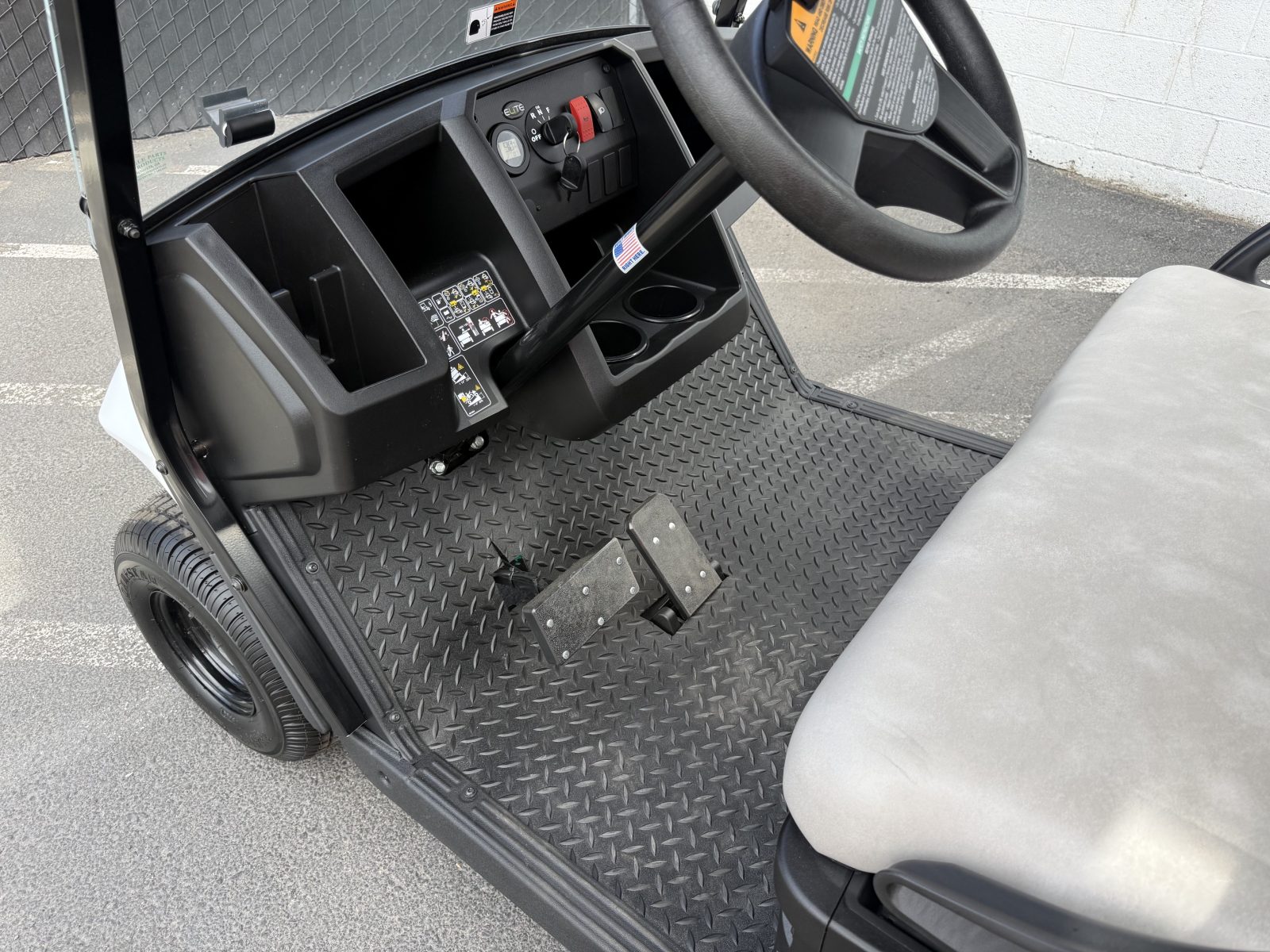 2026 Cushman Hauler photo 3