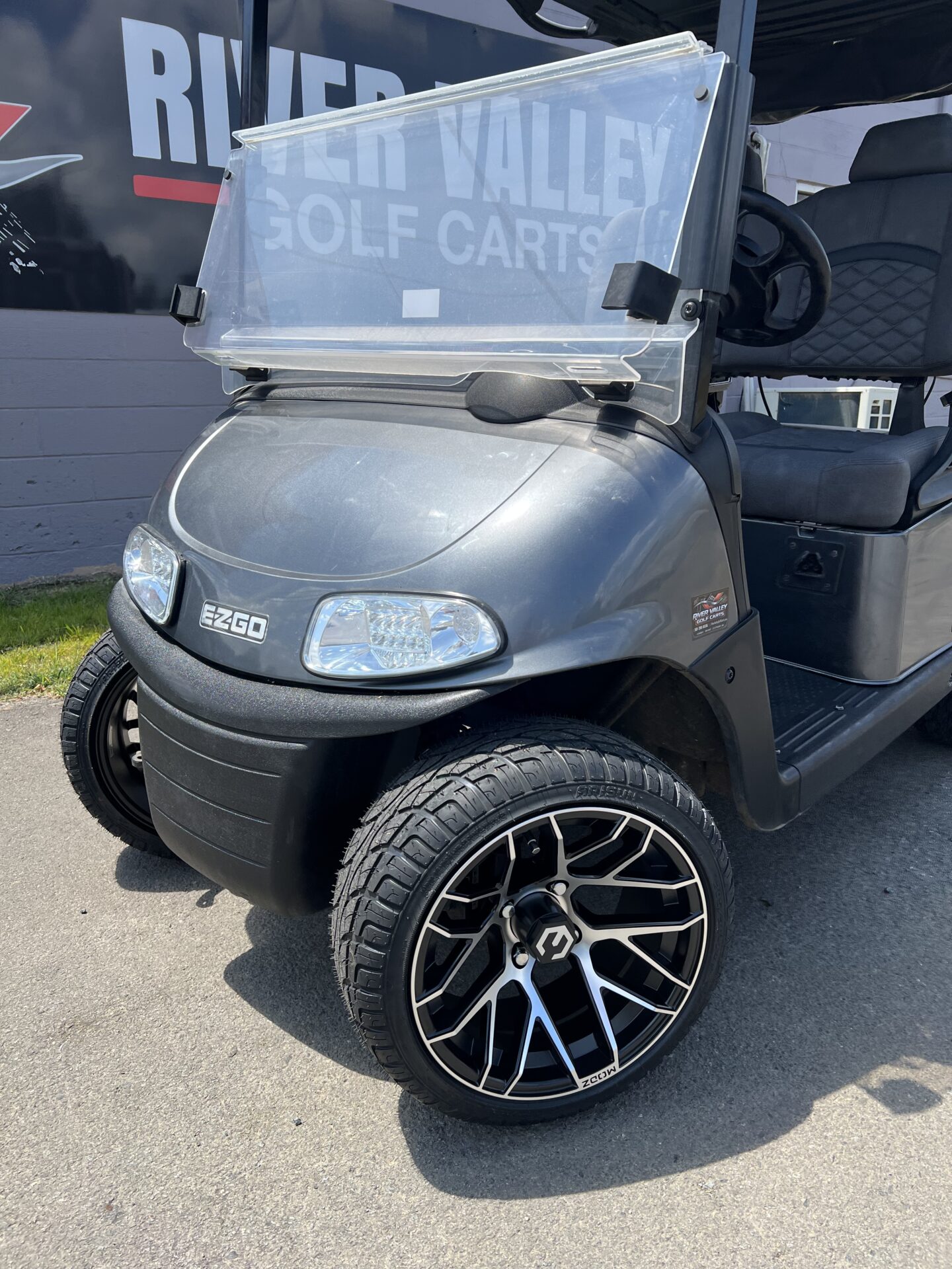 2021 EZGO RXV photo 2