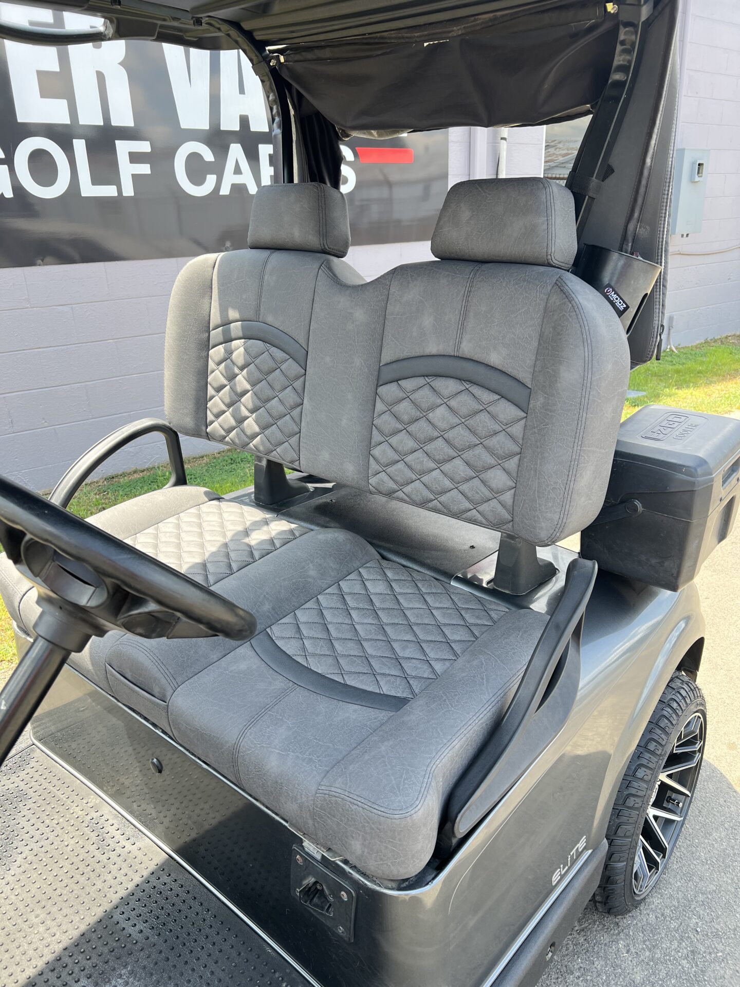 2021 EZGO RXV photo 3
