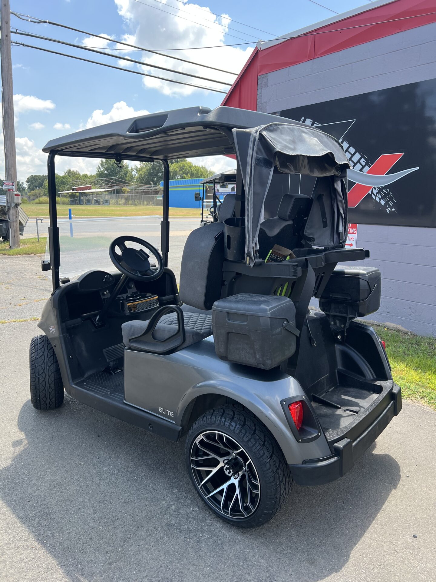 2021 EZGO RXV photo 4