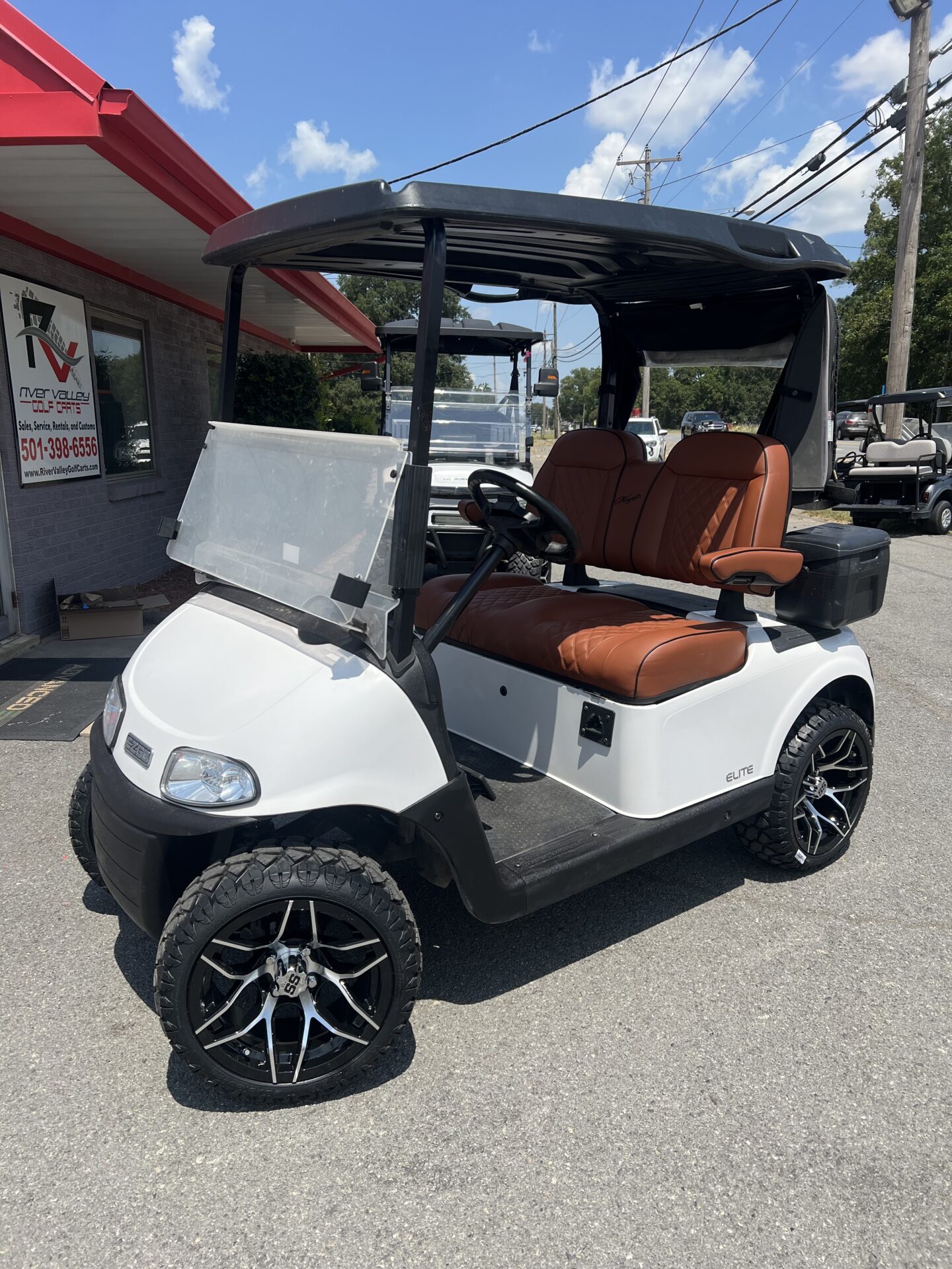 2021 EZGO RXV