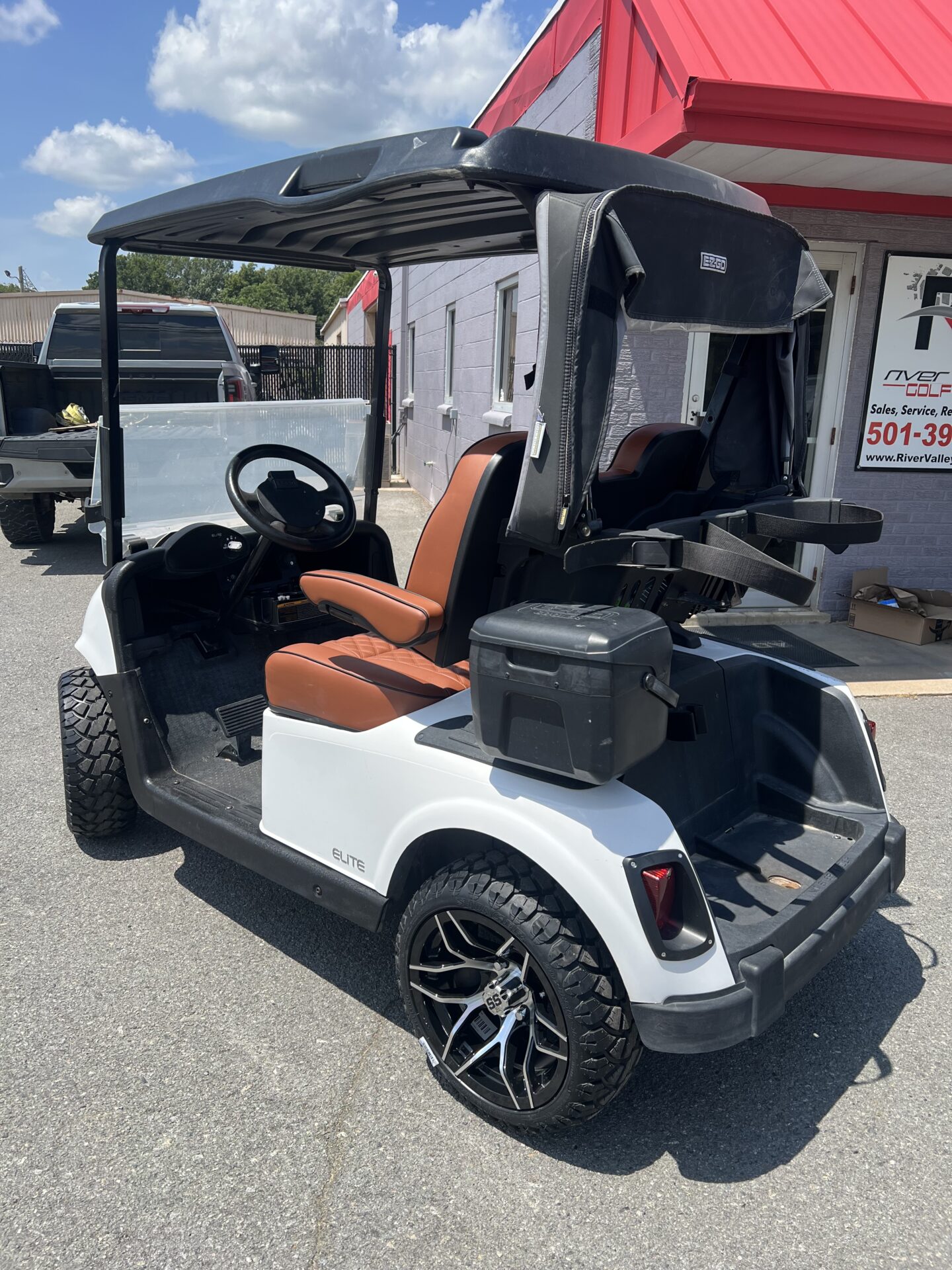 2021 EZGO RXV photo 4