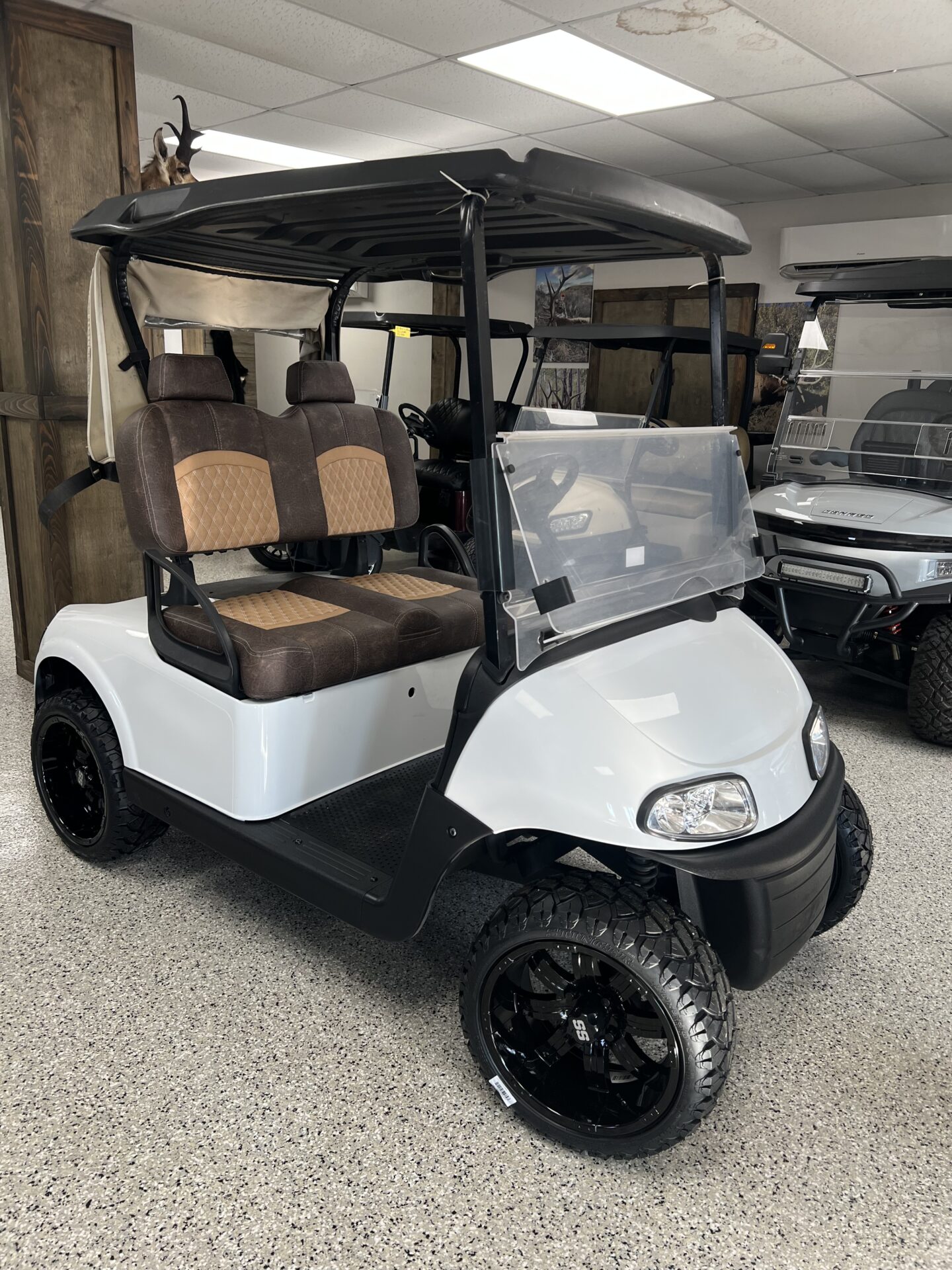 2021 EZGO RXV