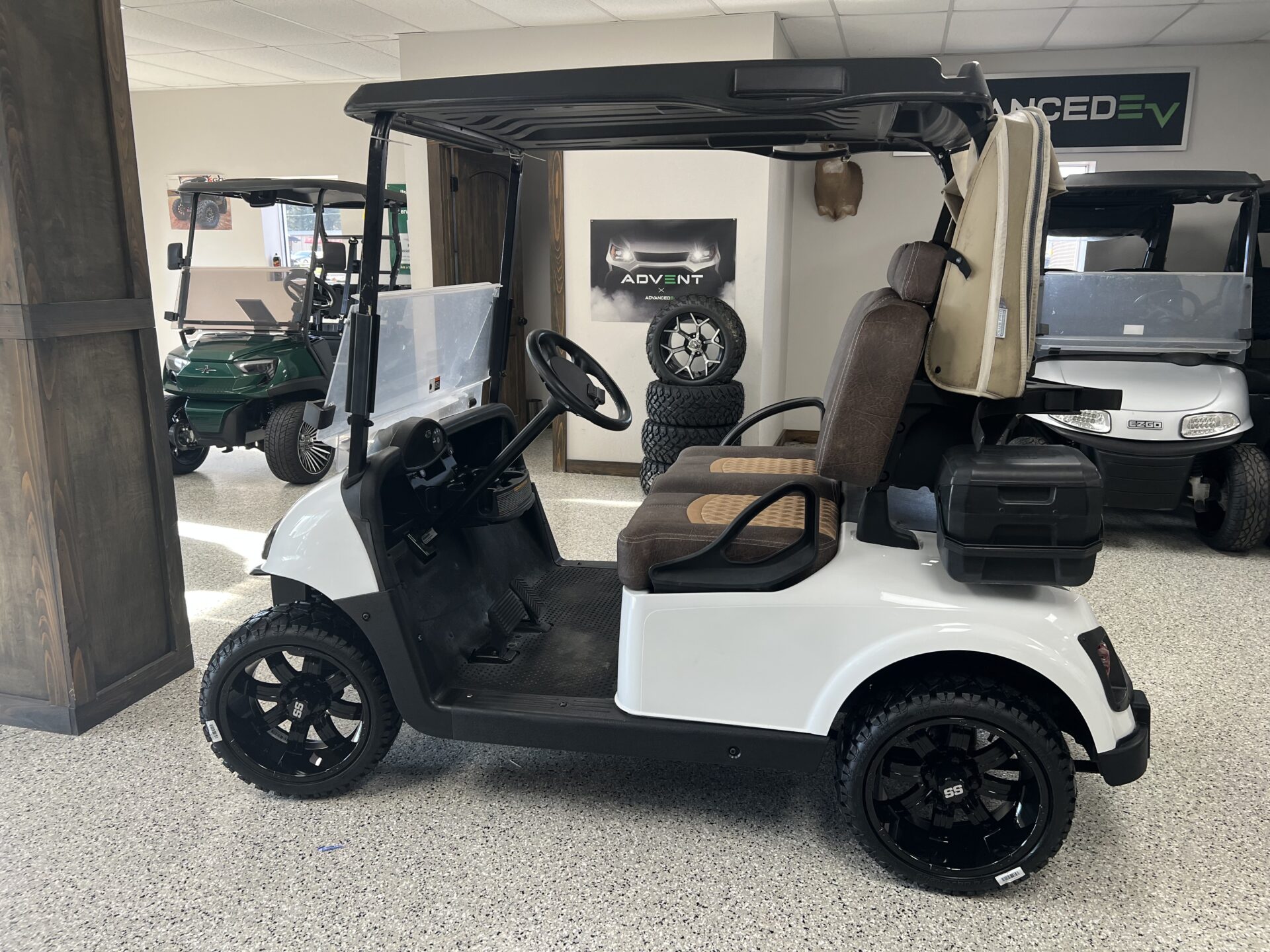 2021 EZGO RXV photo 6
