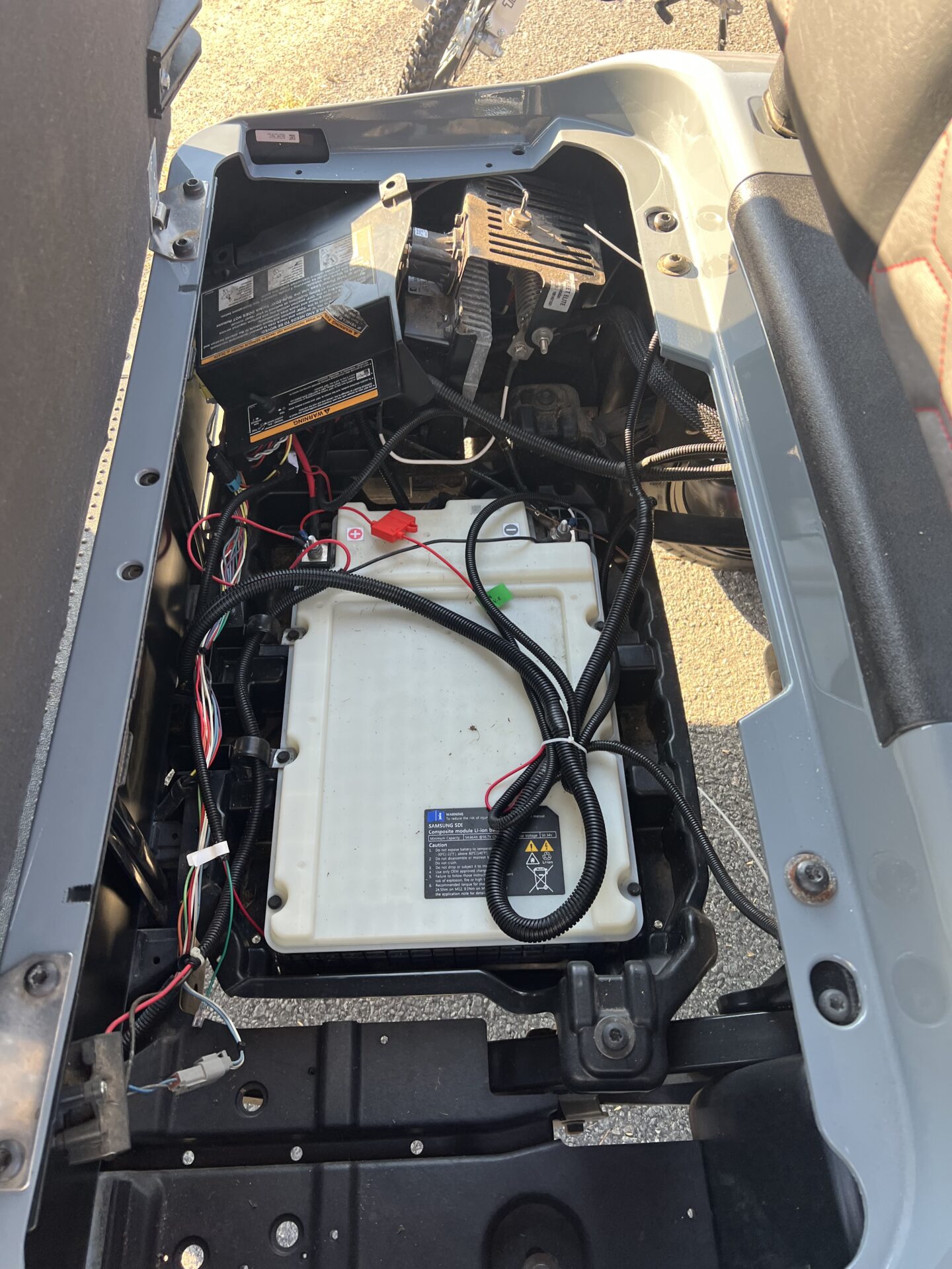2021 EZGO RXV photo 5