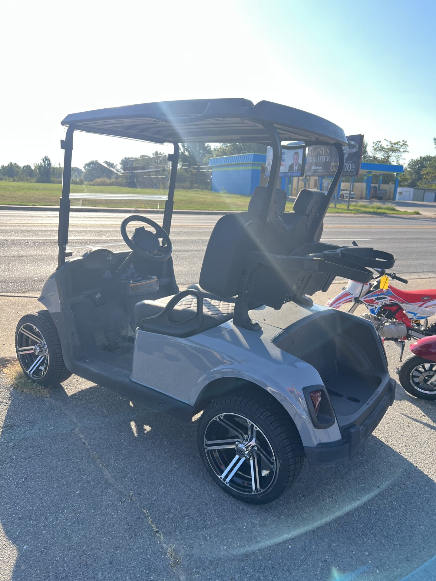 2021 EZGO RXV photo 4
