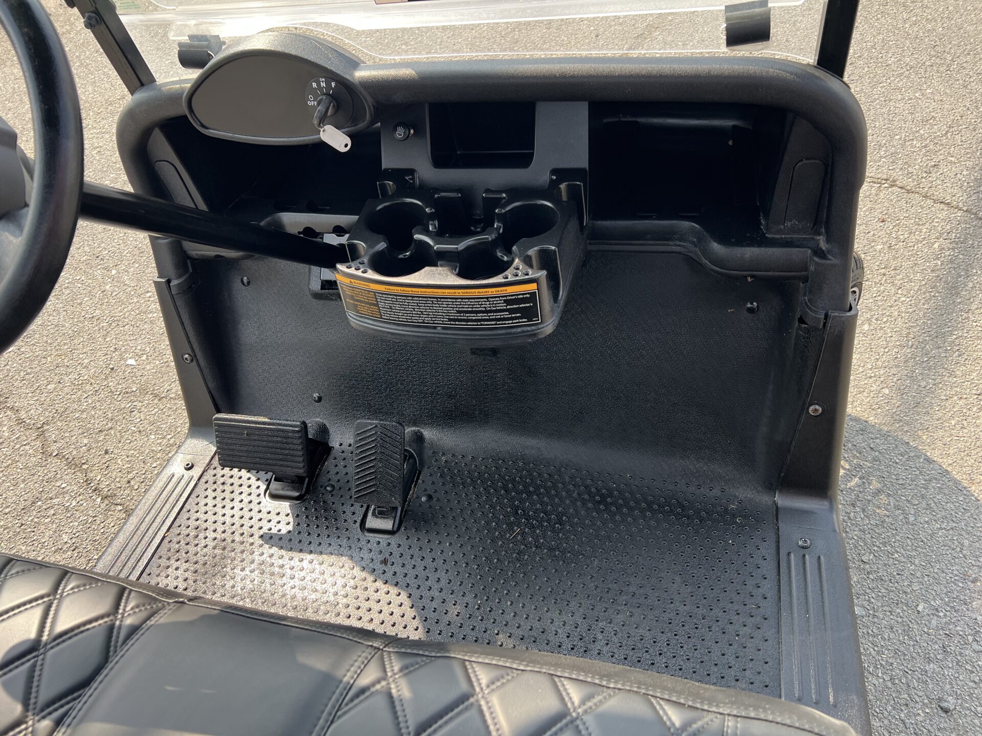 2021 EZGO RXV photo 6