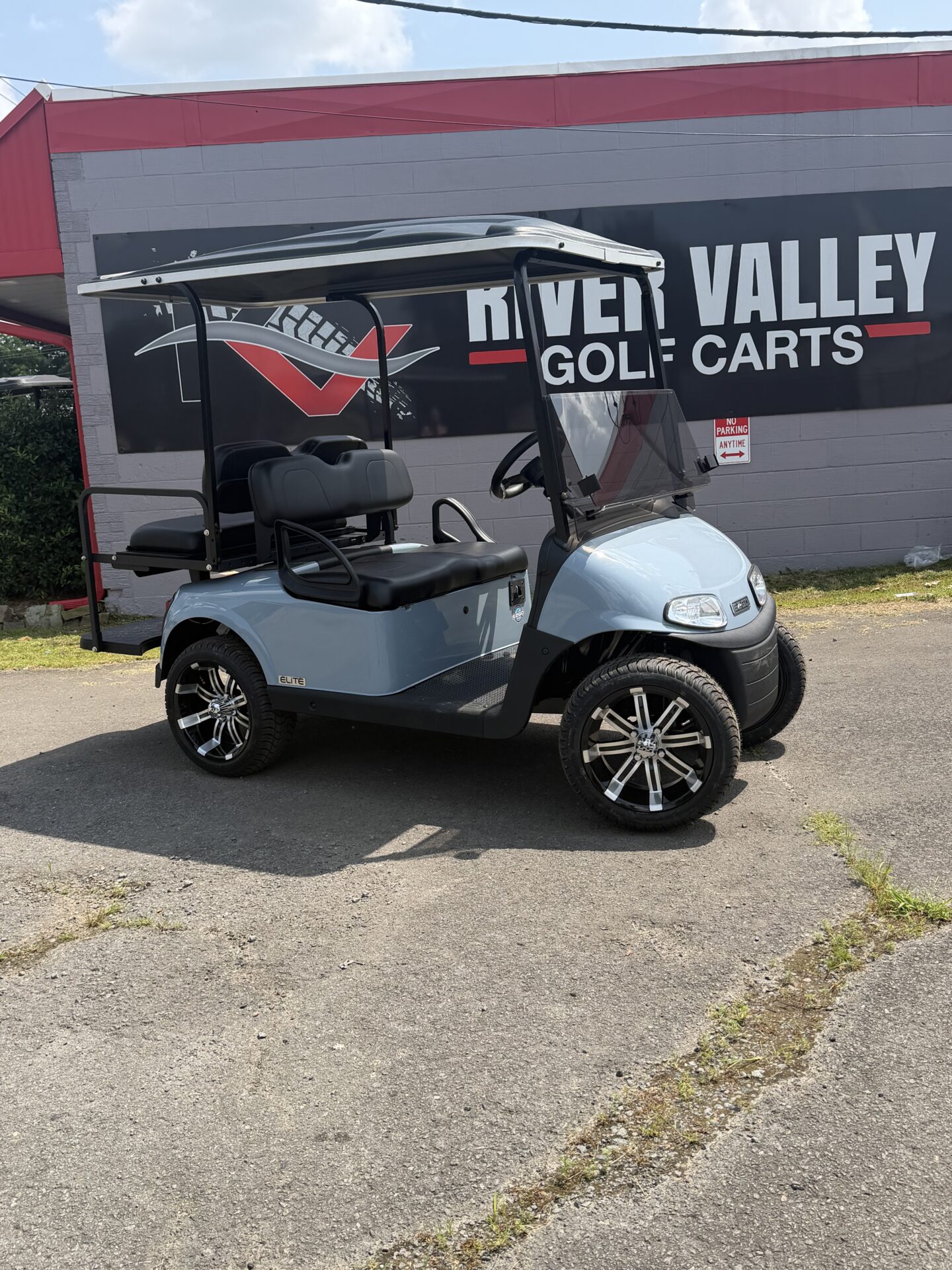 2021 EZGO RXV