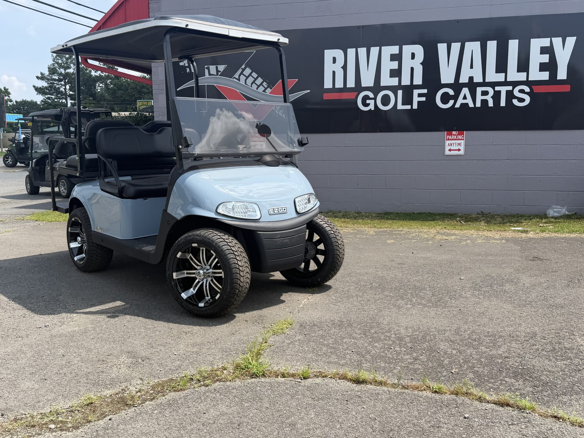 2021 EZGO RXV photo 3