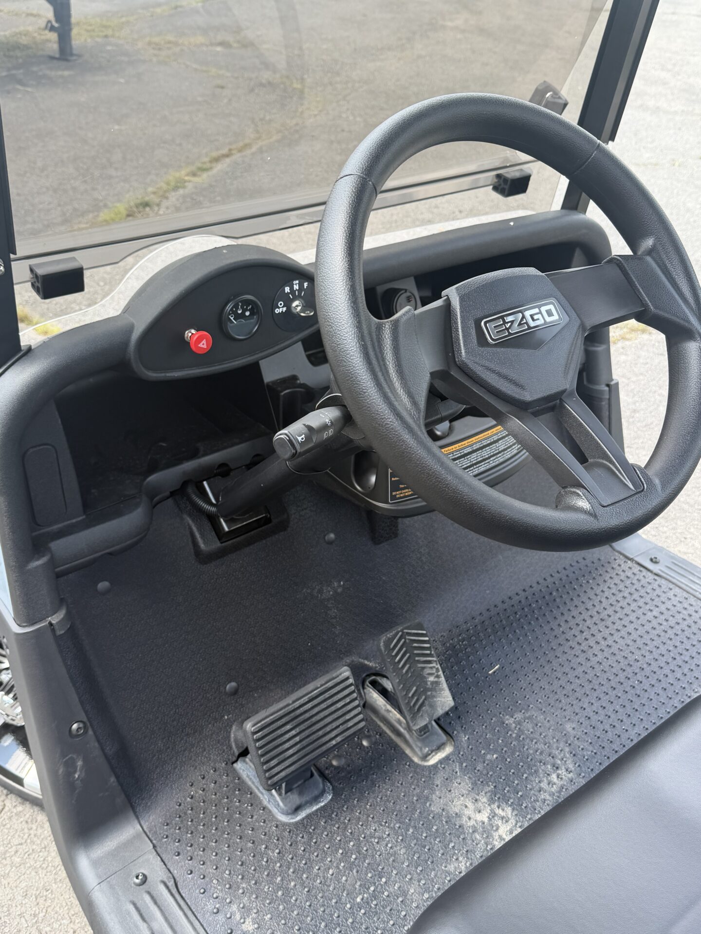 2021 EZGO RXV photo 5