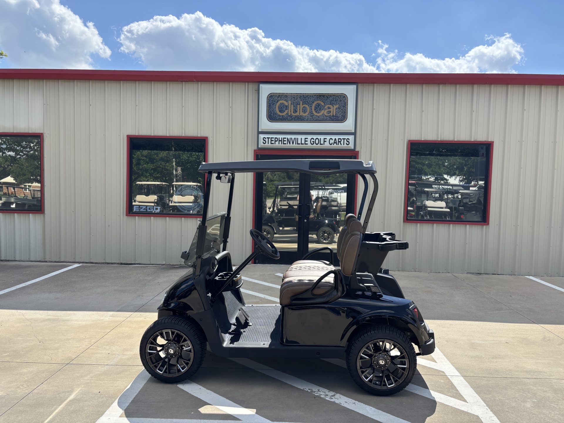 2022 E-Z-GO RXV