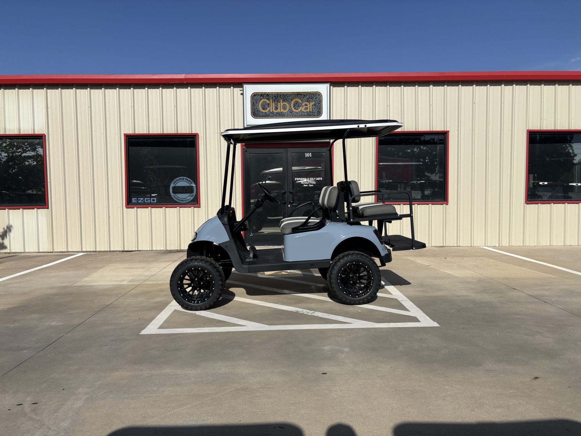 2022 E-Z-GO RXV