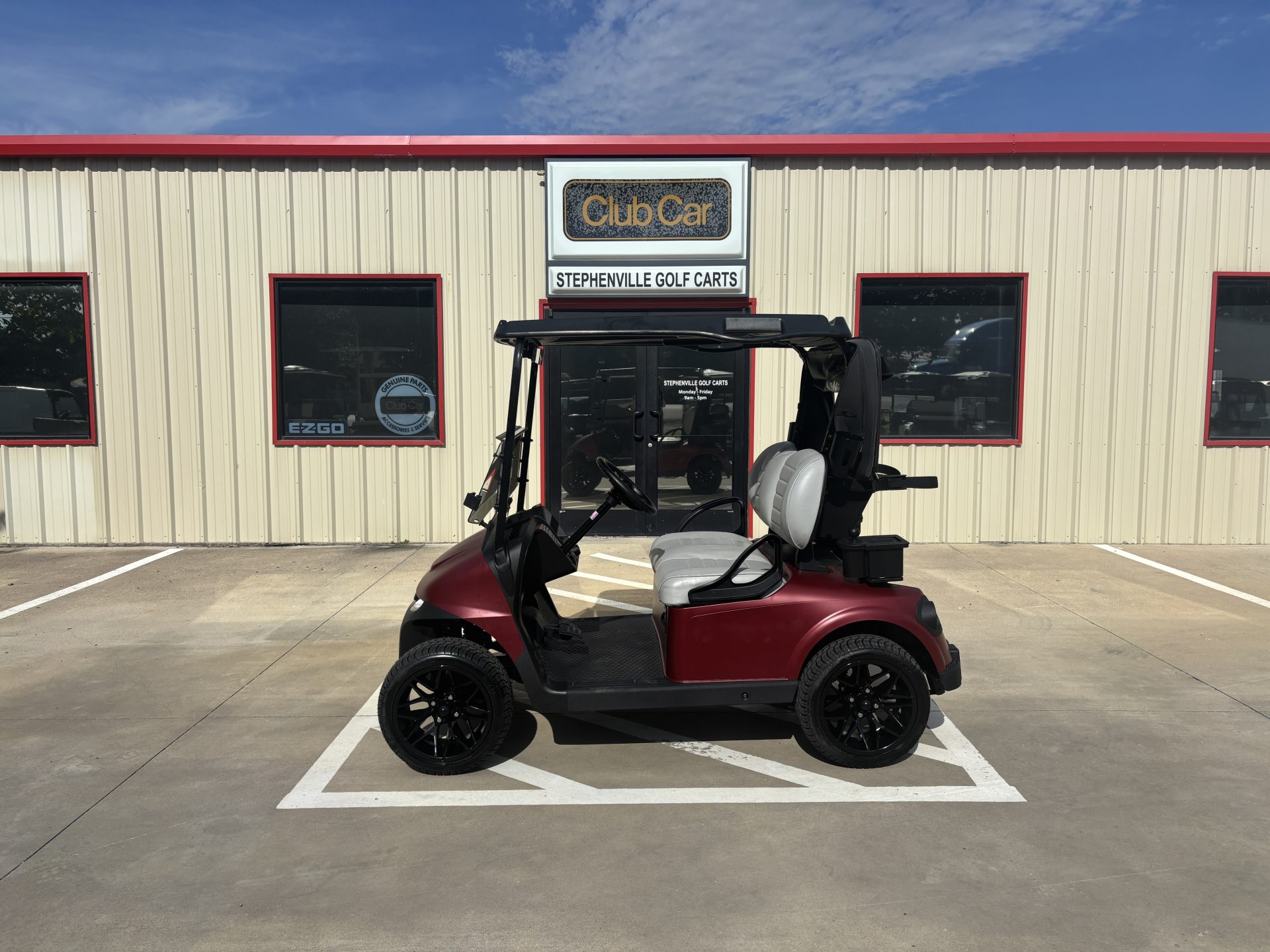 2025 E-Z-GO RXV