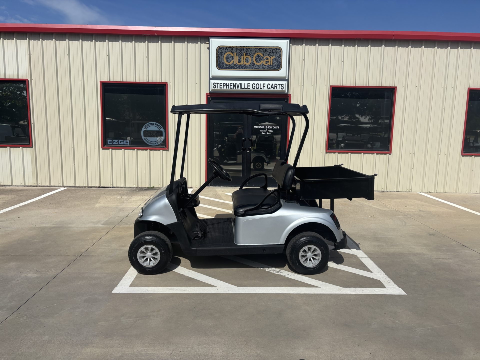 2022 E-Z-GO RXV