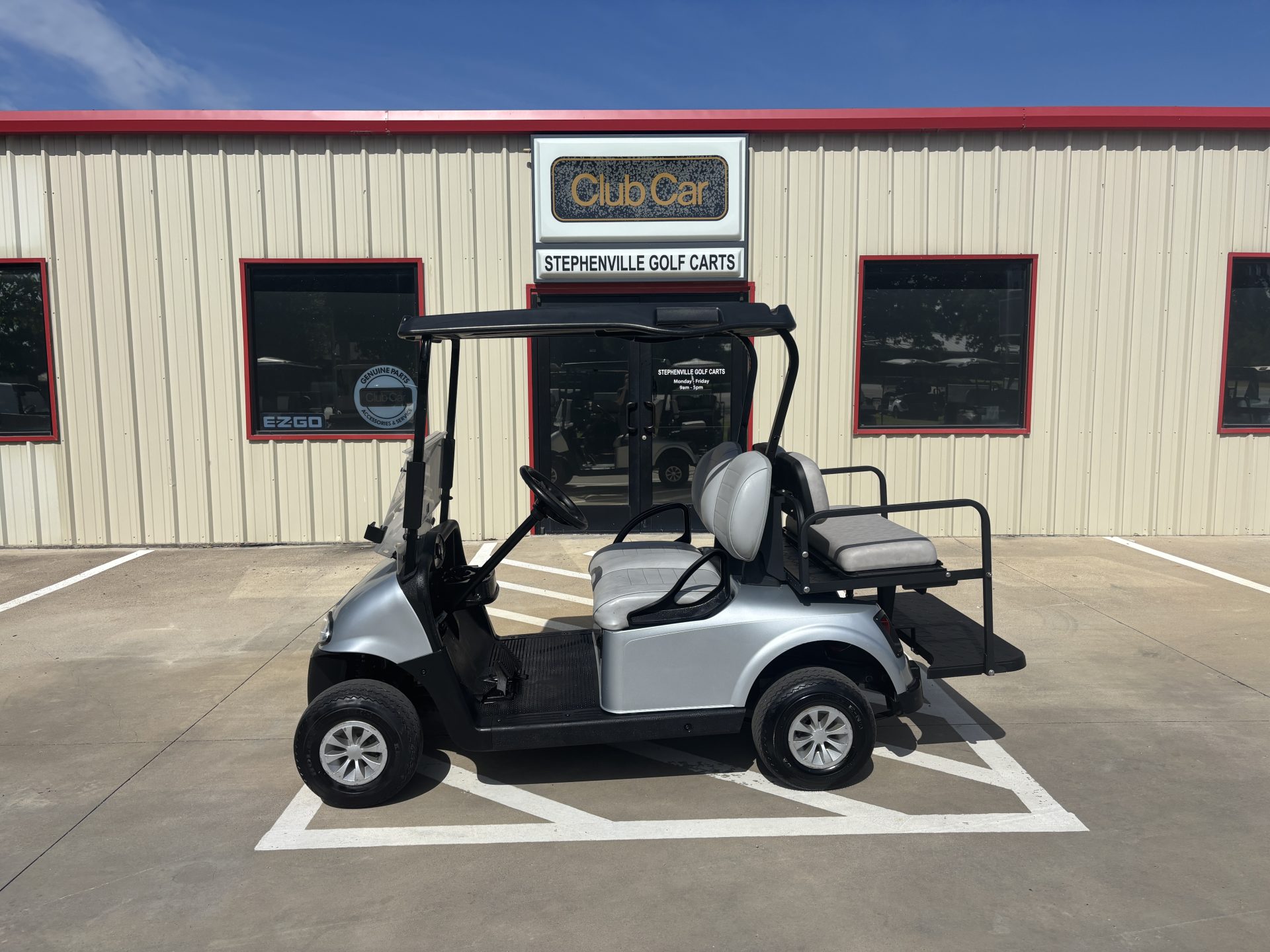 2022 E-Z-GO Freedom RXV