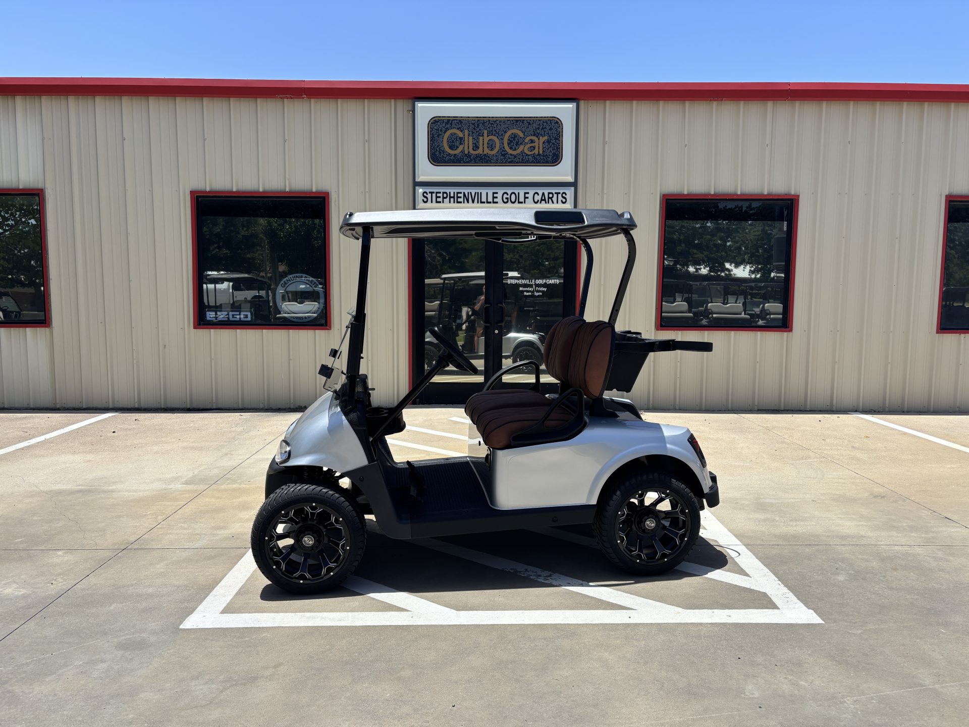 2022 E-Z-GO RXV