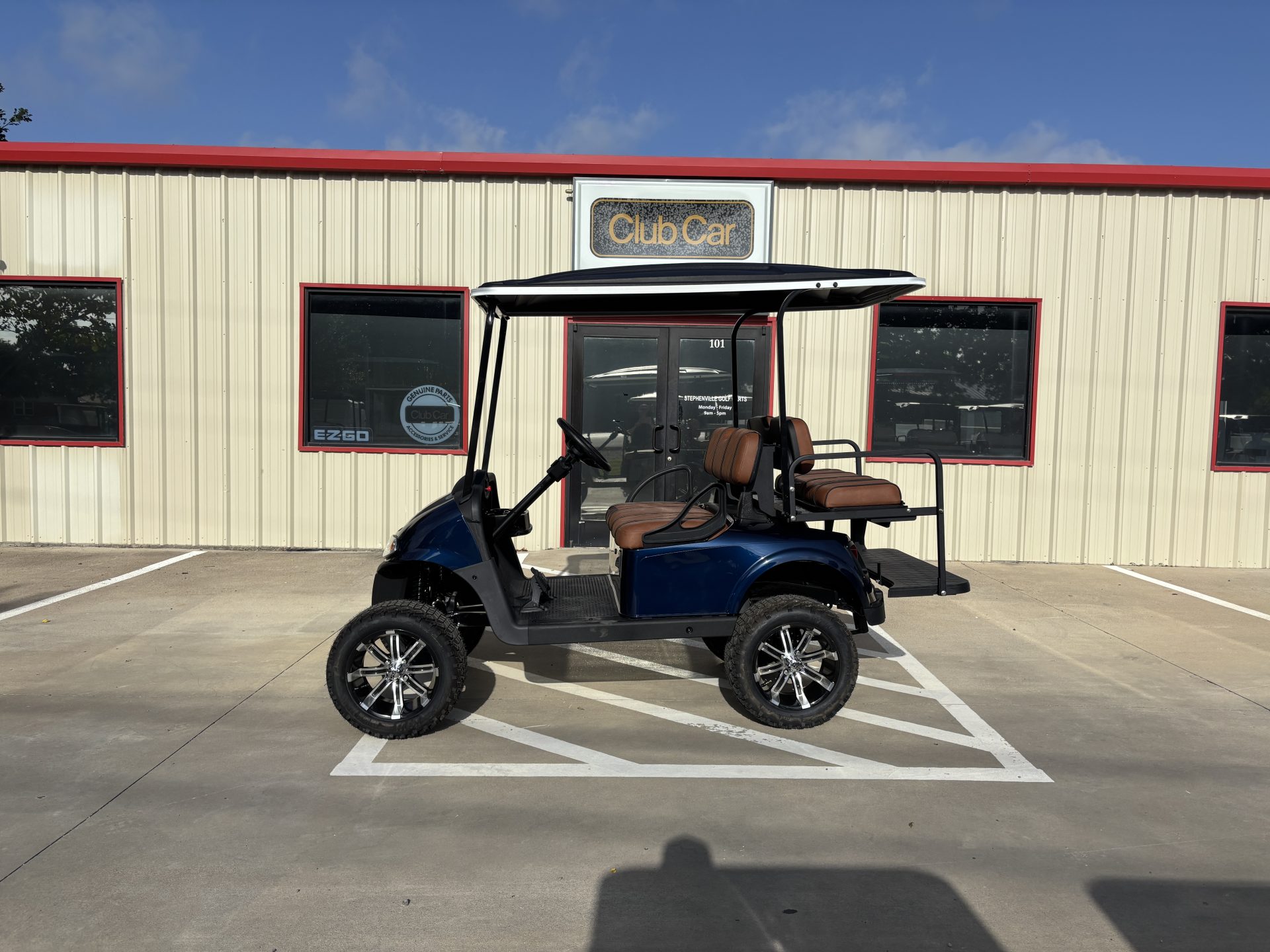 2022 E-Z-GO RXV