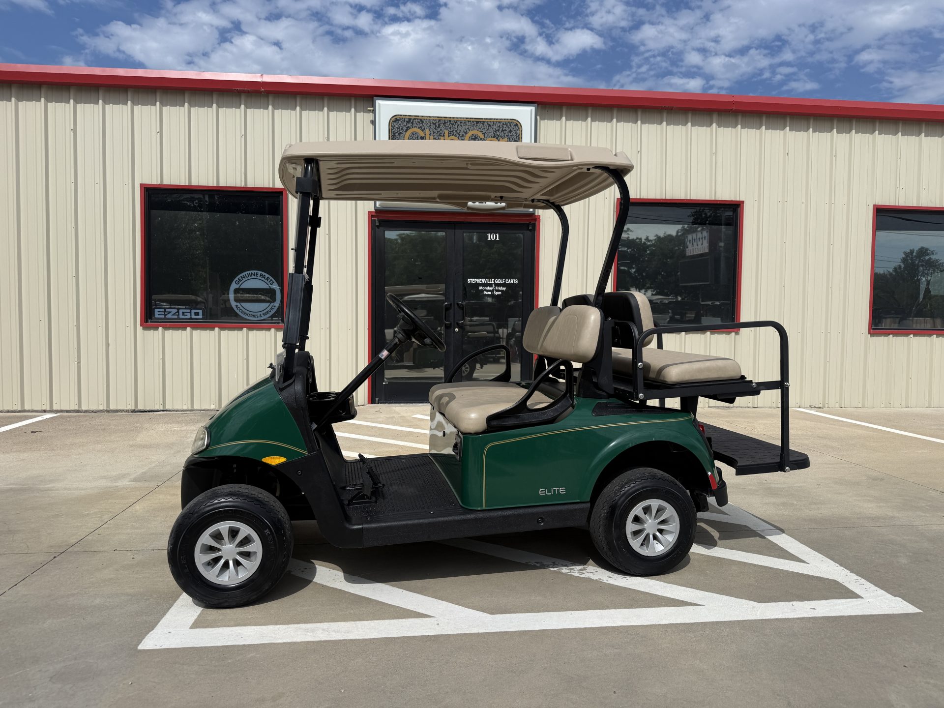 2021 E-Z-GO RXV
