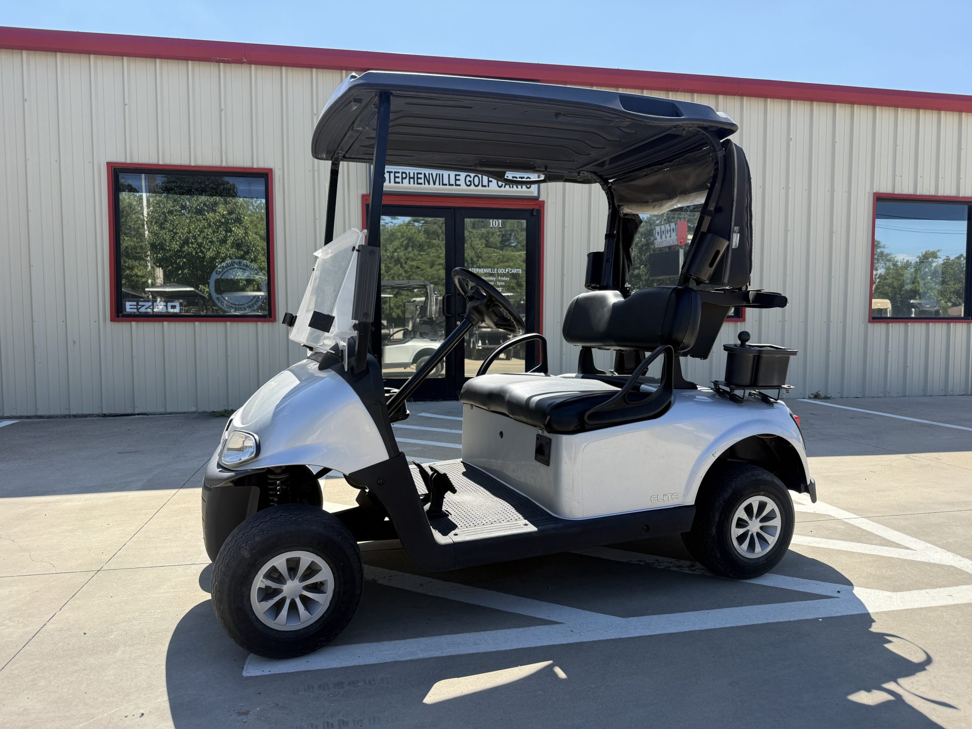 2022 EZGO RXV