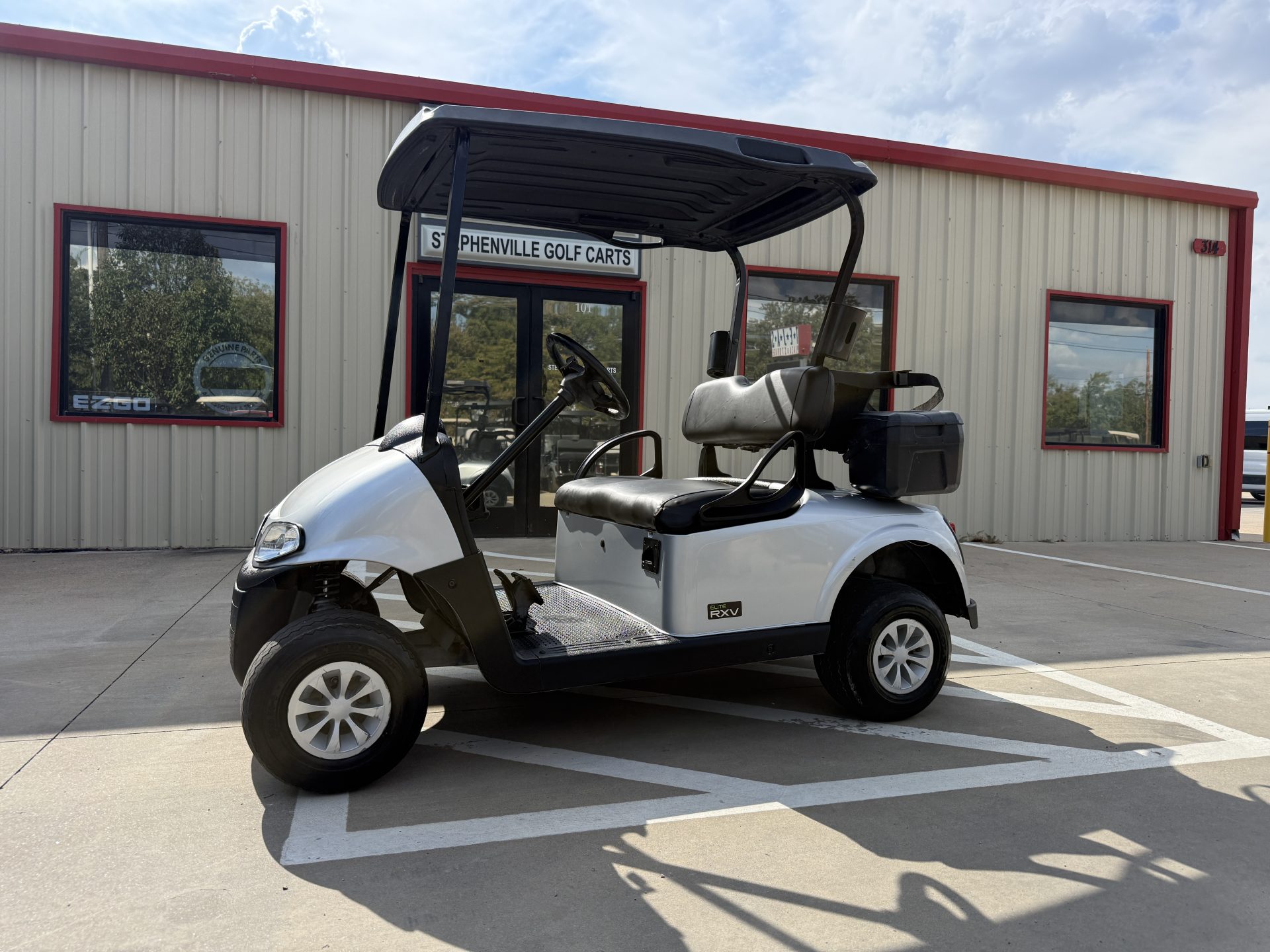 2020 EZGO RXV LITHIUM GOLF CART