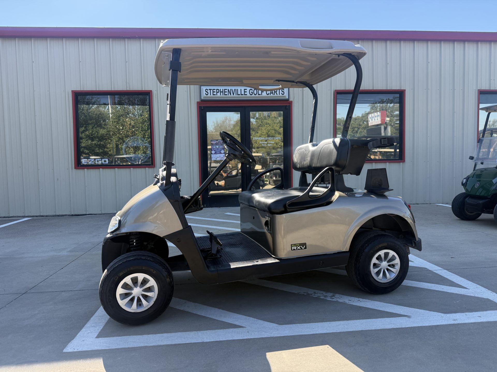 2020 EZGO RXV LITHIUM GOLF CART