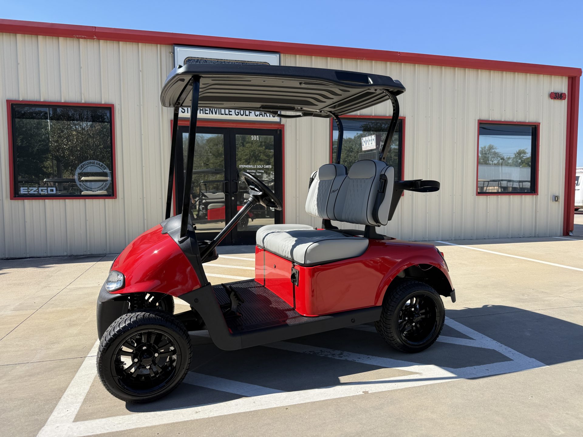 2020 EZGO RXV LITHIUM GOLF CART