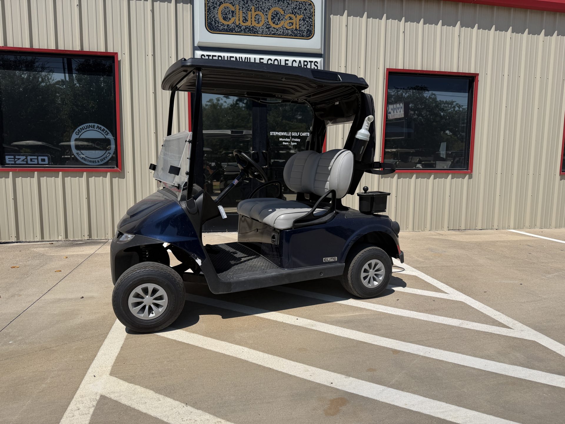 2025 E-Z-GO RXV