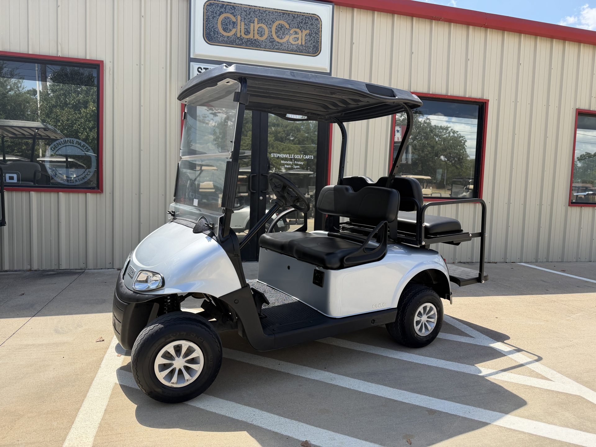 2022 E-Z-GO RXV
