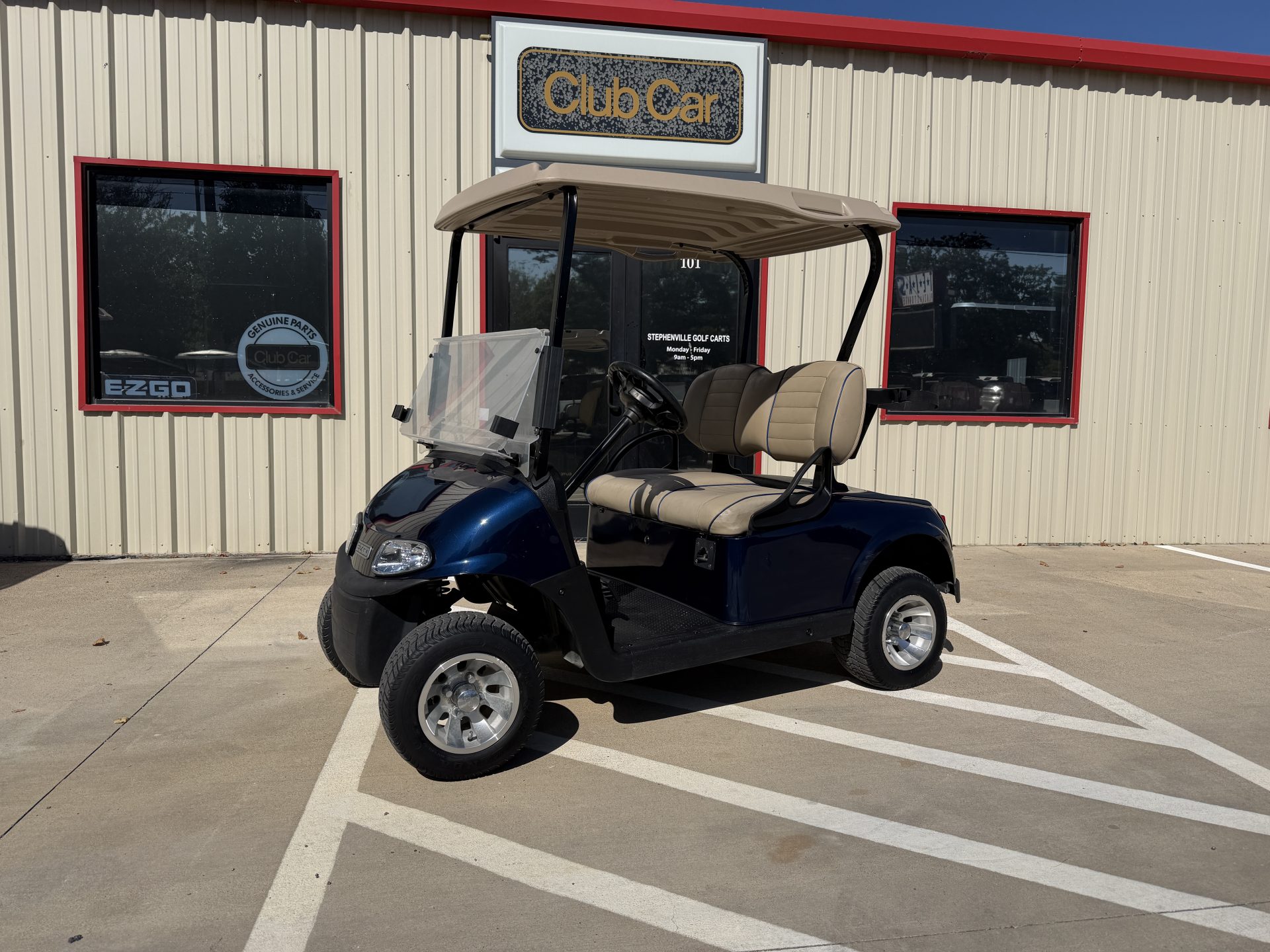 2022 EZGO RXV LITHIUM GOLF CART
