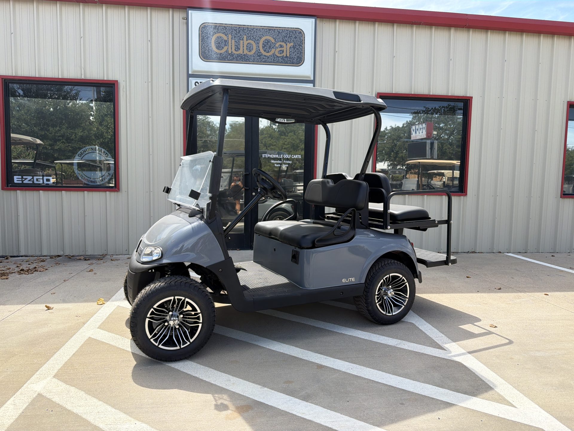 2023 EZGO RXV LITHIUM GOLF CART
