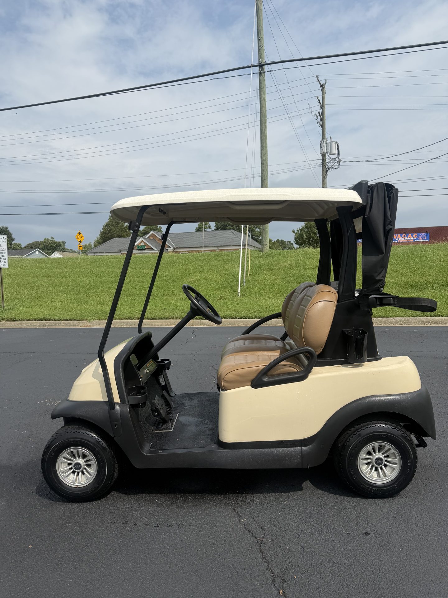 48 volt. Clean cart