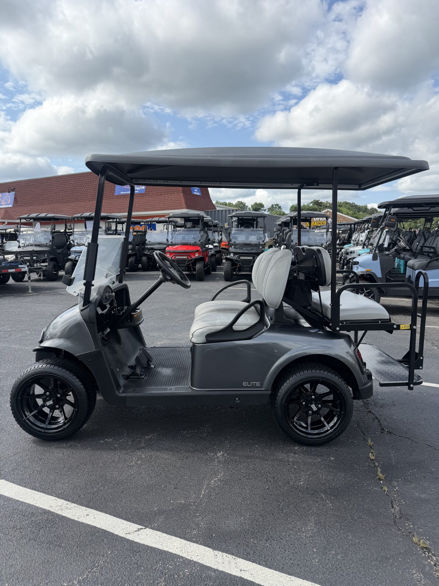 2021 EZGO RXV